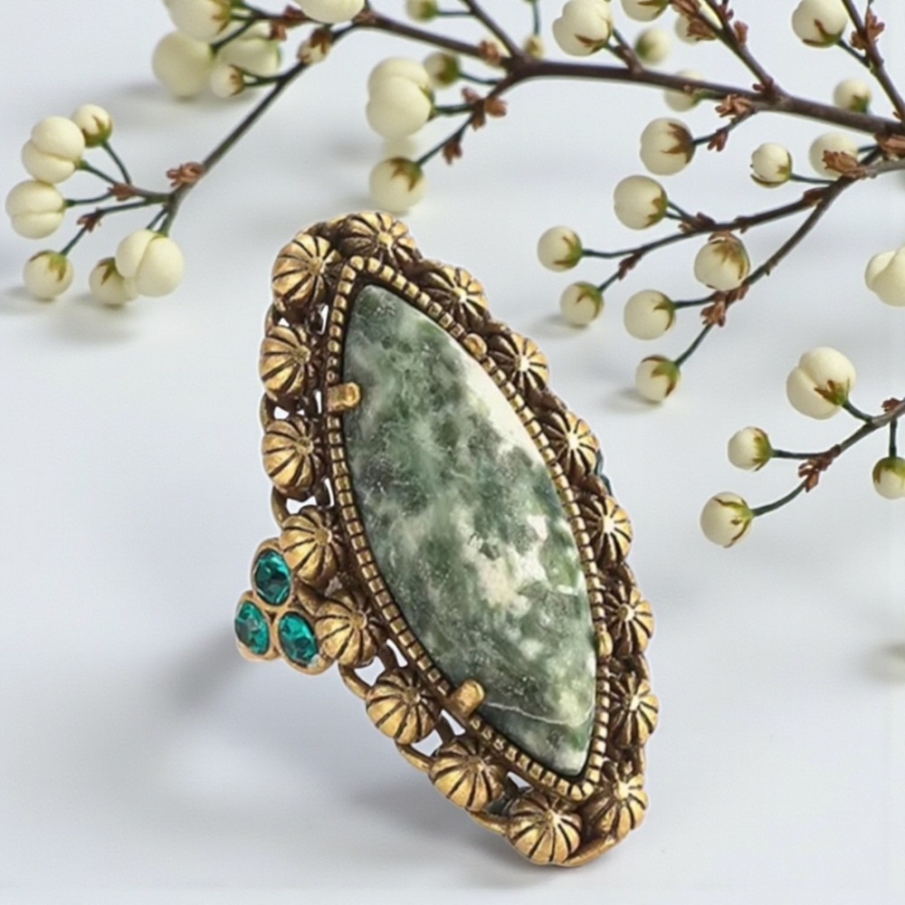 Vintage-Inspired Green Stone Floral Filigree Ring